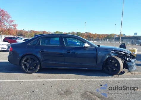 2011 Audi S4 3.0 Premium Plus z USA, uszkodzony, nr VIN WAUMGAFL3BA044220